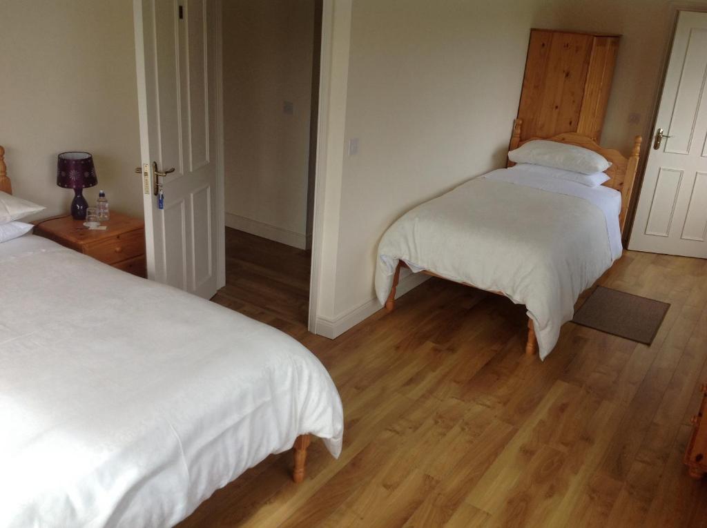 Twin and family bedroom at Auntie B's
